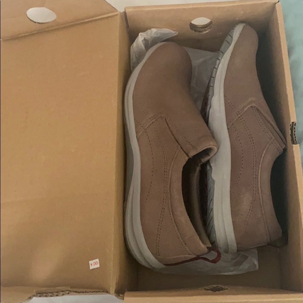 BRAND NEW IN BOX- Land’s end women’s slip-on shoes